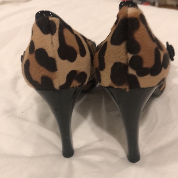 AMAZING PEDRO GARCIA LEOPARD HEELS - Picture 3 of 5